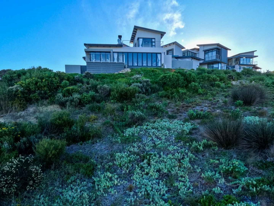 2 Bedroom Property for Sale in Stilbaai Oos Western Cape